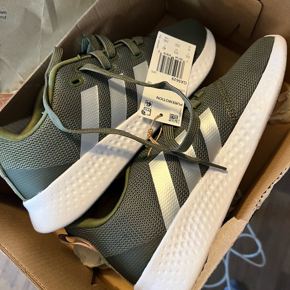 Adidas woman’s sneakers